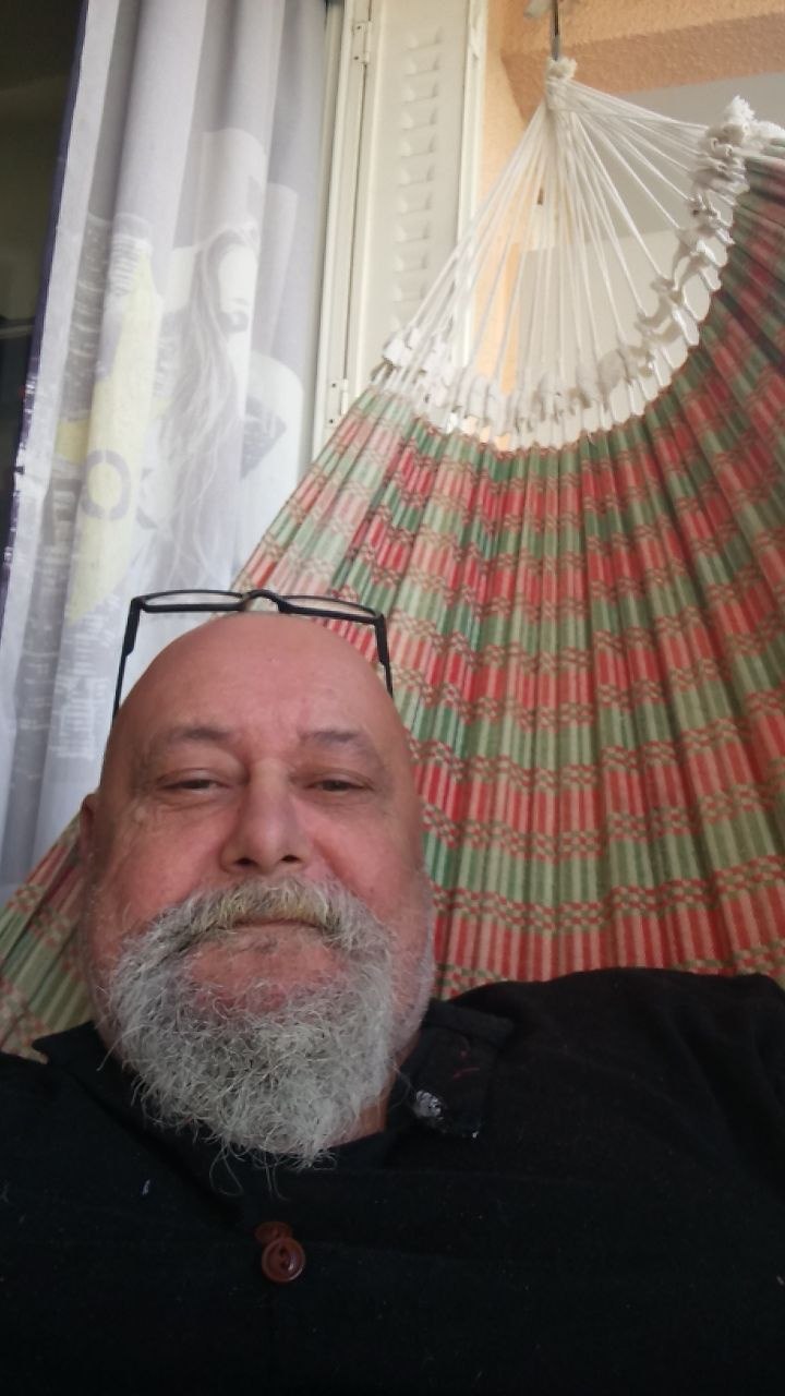 Perfil de Loai, 55 años, escort gay en Casas-Ibáñez
