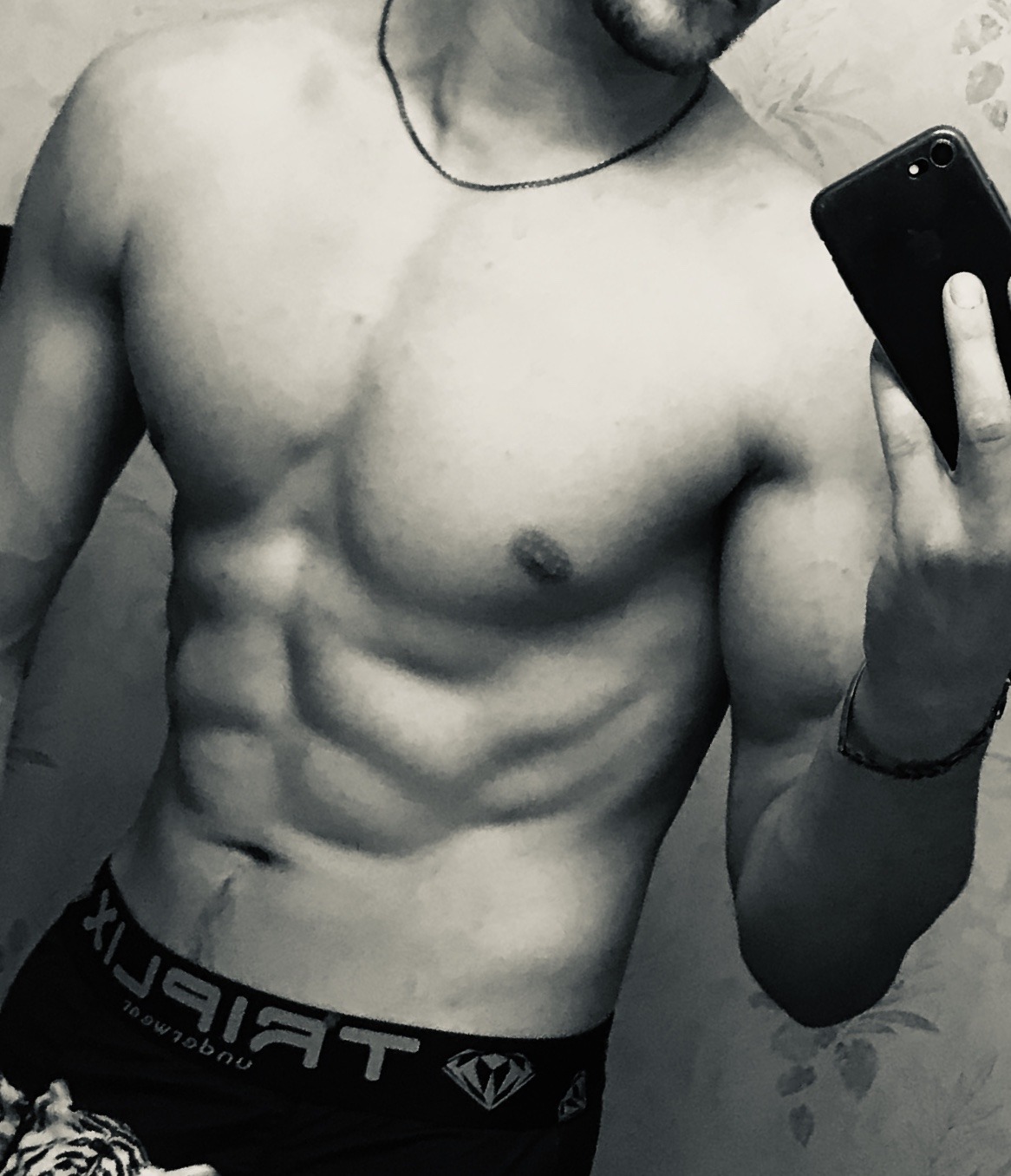 Perfil de Adnan, 27 años, escort gay en Cañizar del Olivar