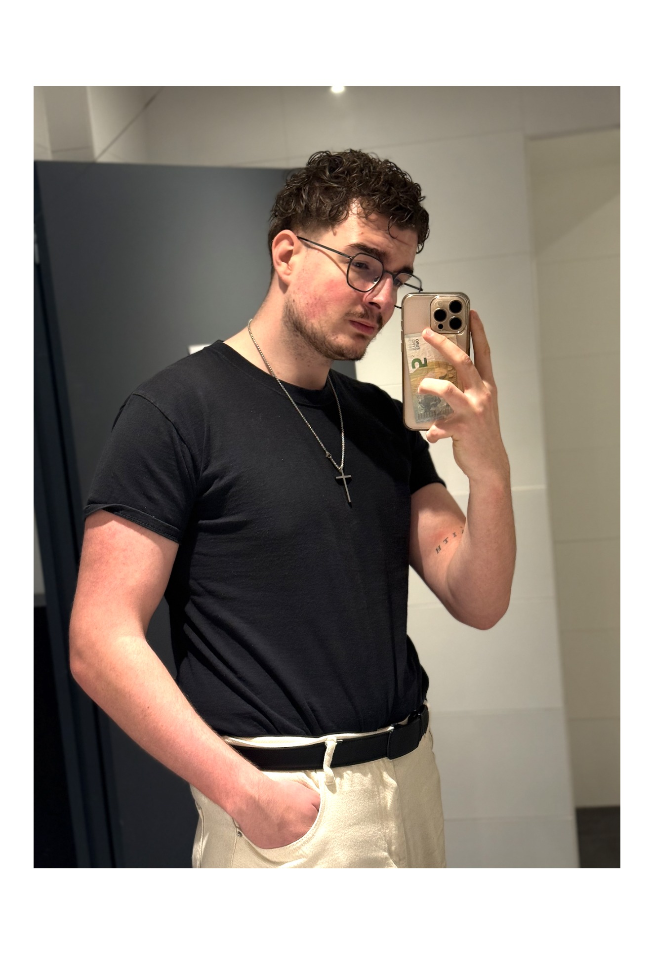 Perfil de Mirac, 21 años, escort gay en Aguaviva