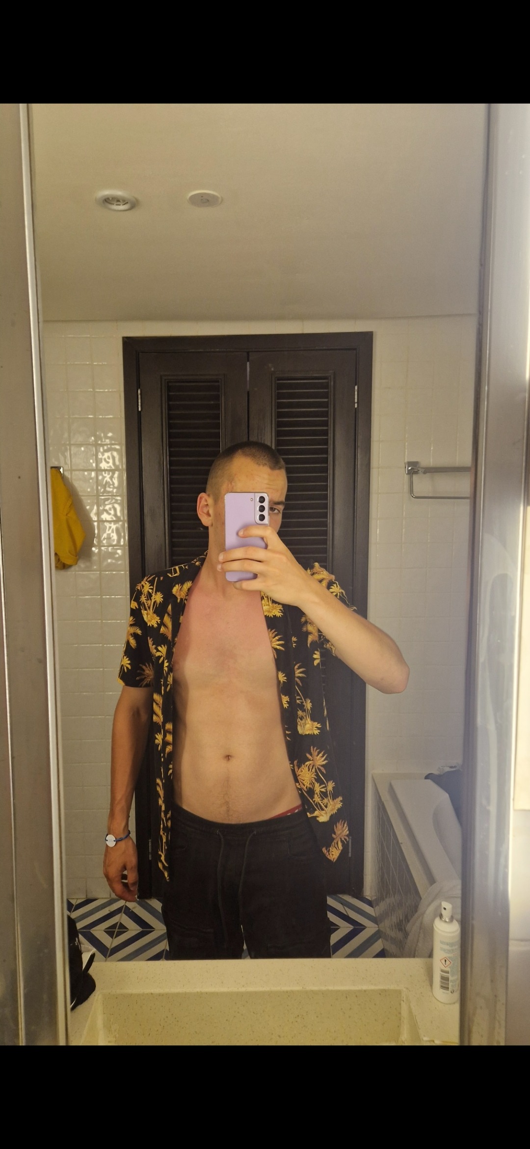 Perfil de Yessine, 20 años, escort gay en Dima