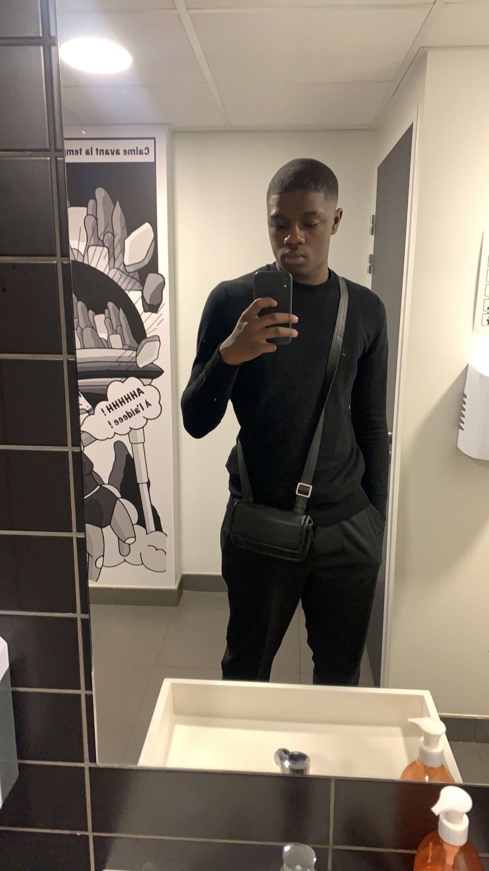 Perfil de Charles-adrien, 20 años, escort gay en Almaluez