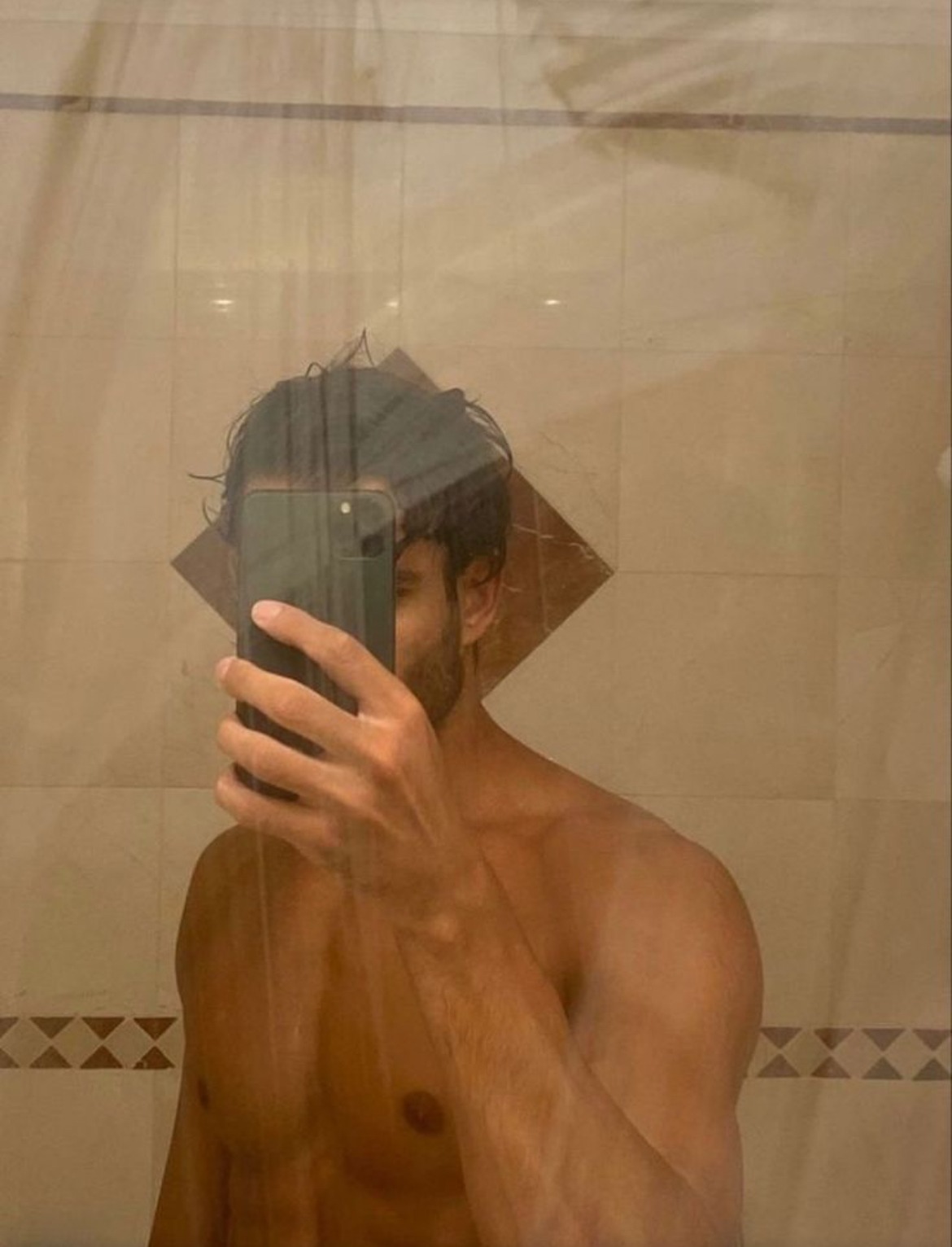 Perfil de Thom, 25 años, escort gay en Aldover