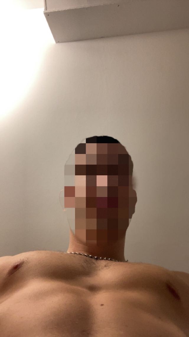 Perfil de Yves, 23 años, escort gay en Benissanet