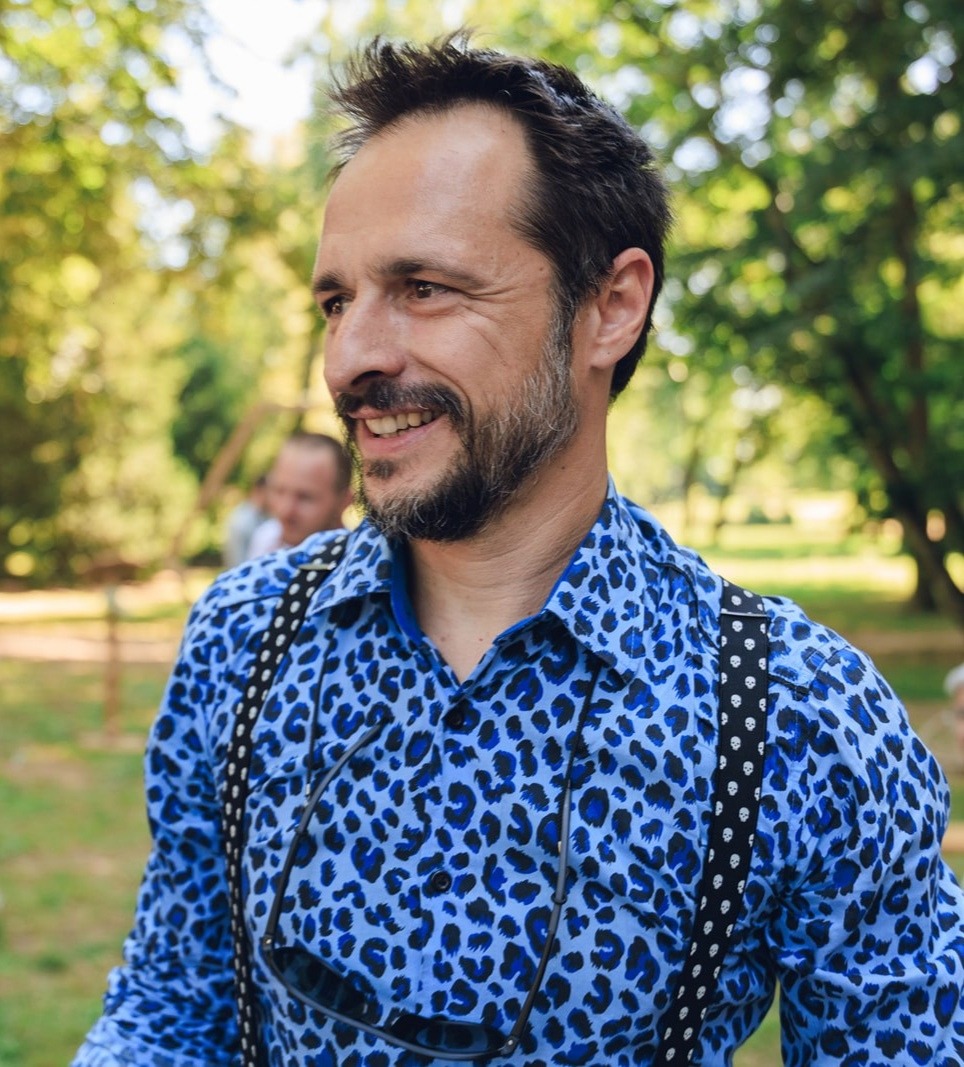 Perfil de Cyran, 50 años, escort gay en Alentisque