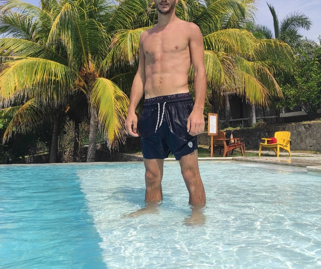 Perfil de Eflamm, 32 años, escort gay en Carrascal del Río