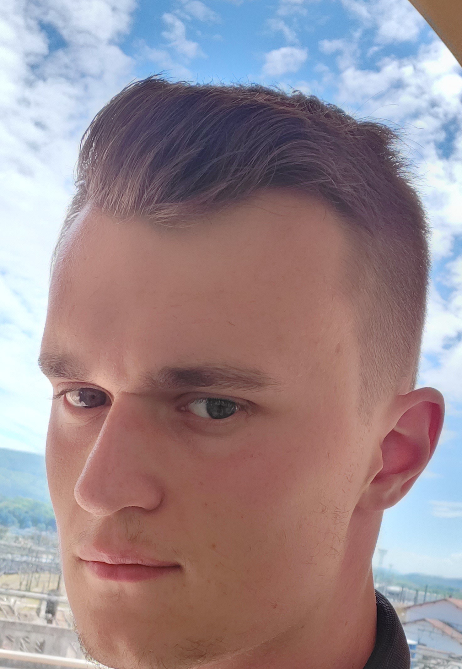 Perfil de Yunis, 25 años, escort gay en Paso, El