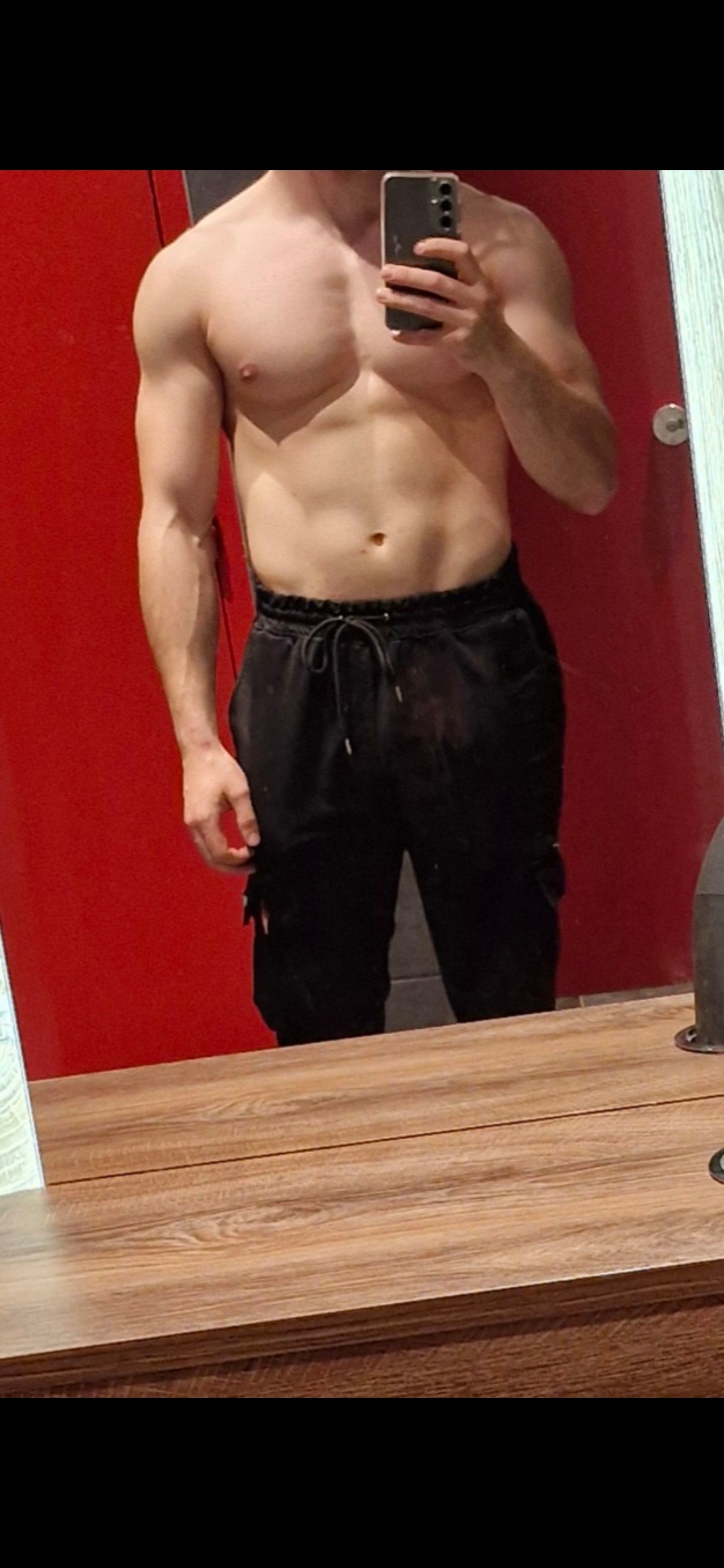 Perfil de Ilyane, 25 años, escort gay en Rubielos de Mora