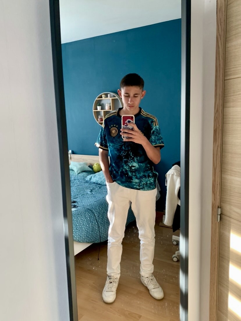 Perfil de Kenzy, 20 años, escort gay en Benissanet