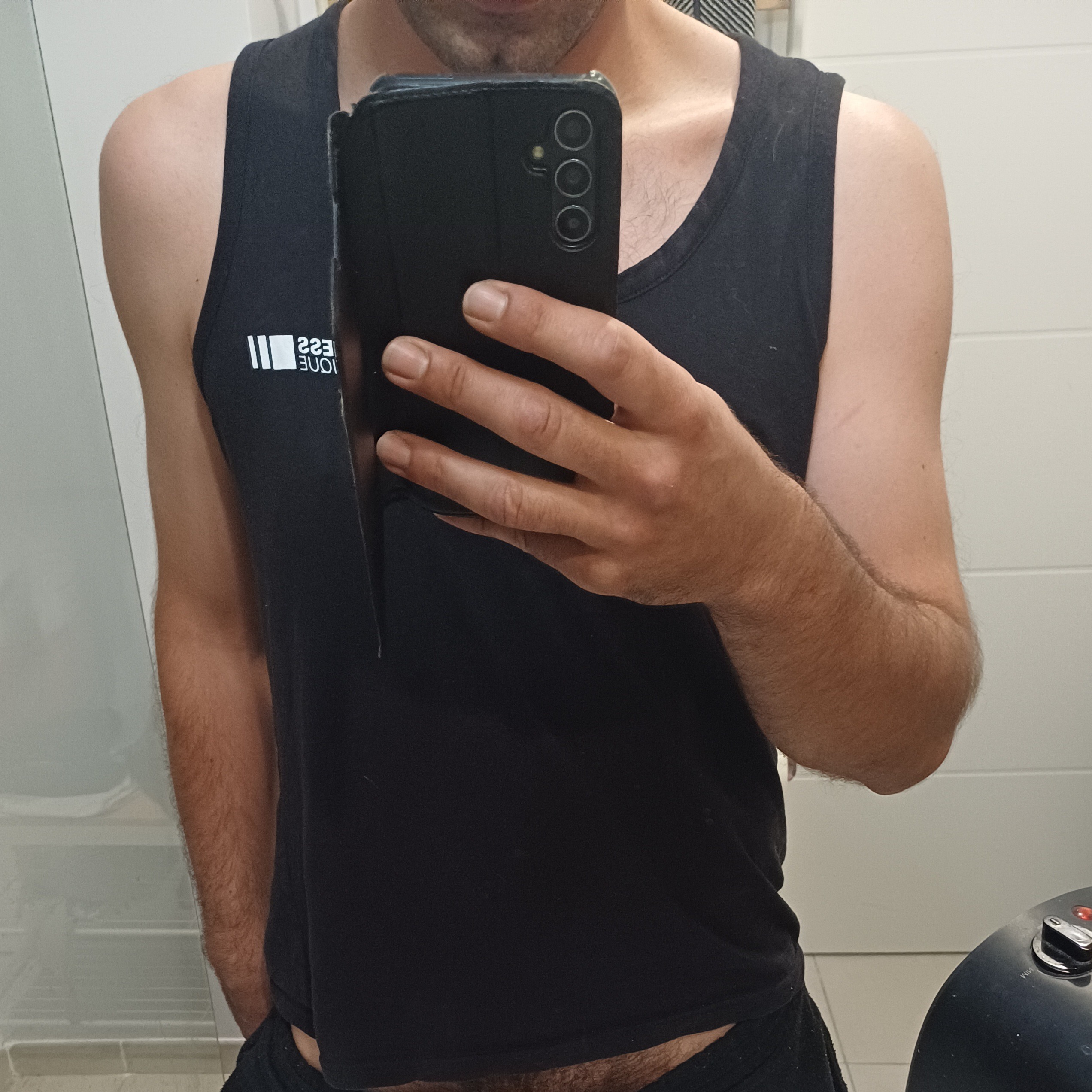 Perfil de Yaqine, 35 años, escort gay en Lemoiz
