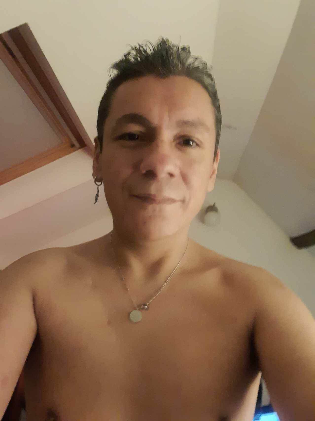 Perfil de Junayd, 40 años, escort gay en Aldealafuente
