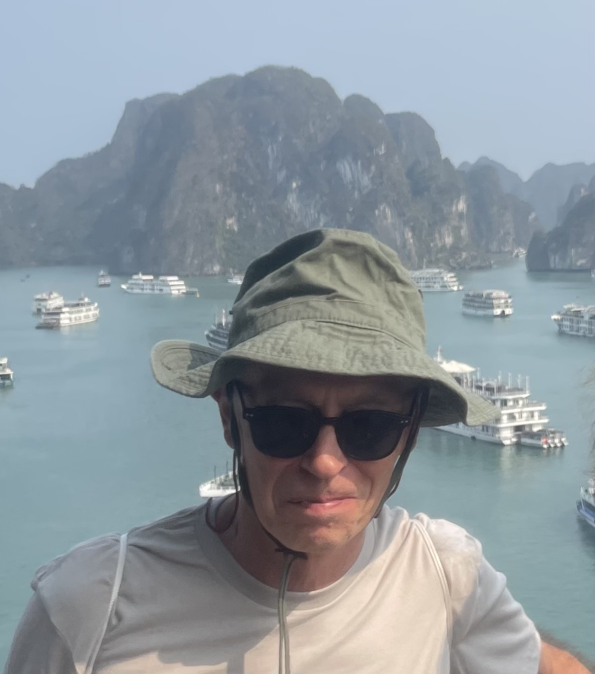Perfil de Aleksander, 55 años, escort gay en Castrobol