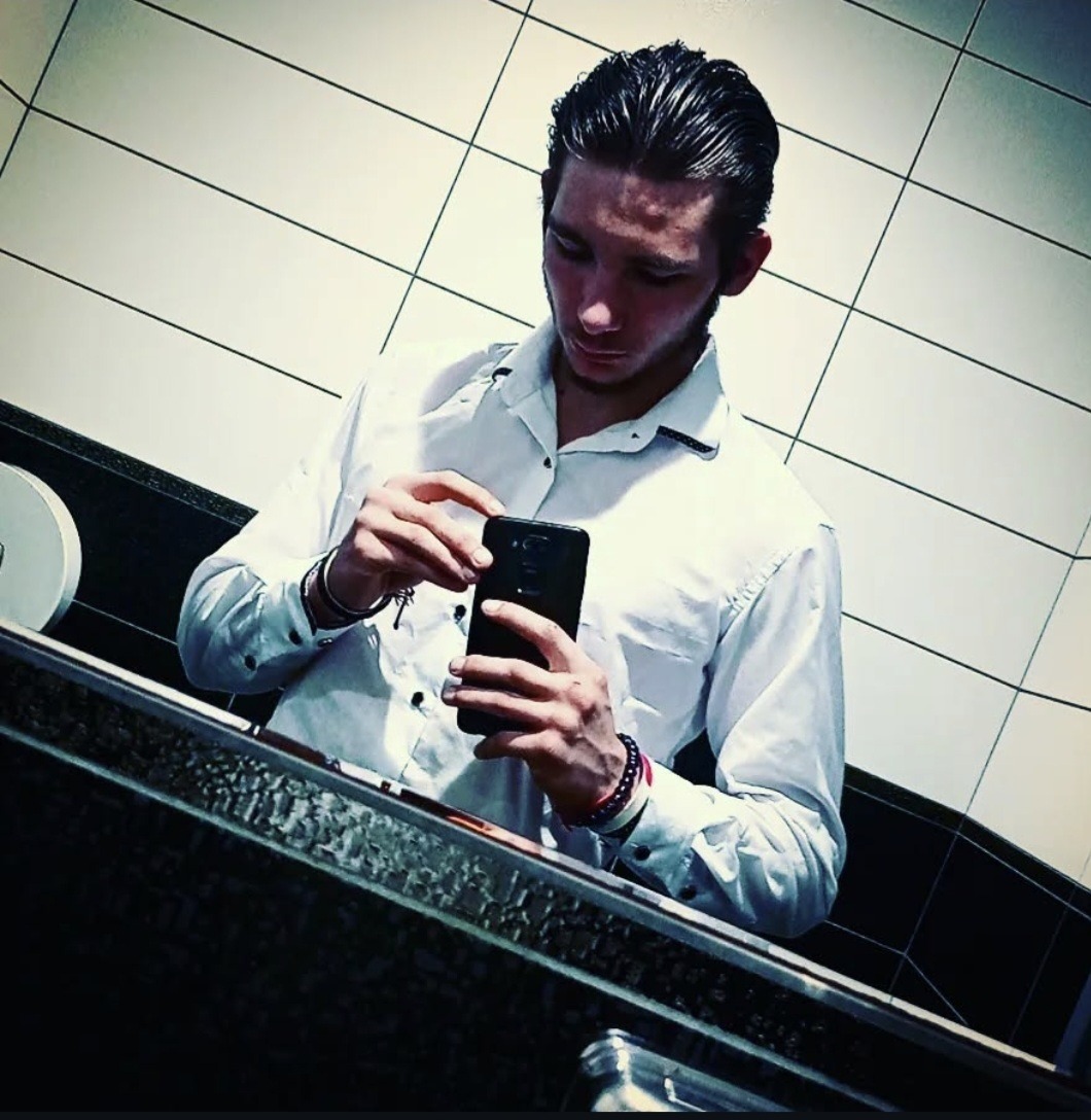 Perfil de Darwin, 20 años, escort gay en Frontera