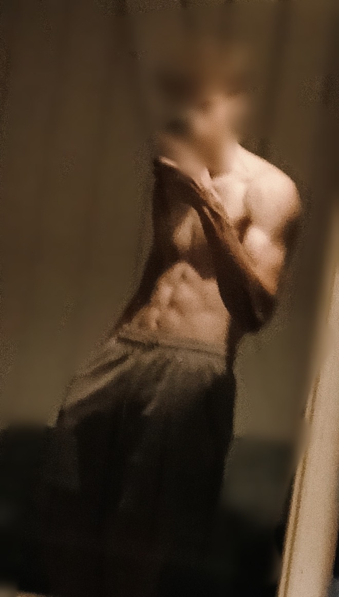 Perfil de Roland, 19 años, escort gay en Campaspero