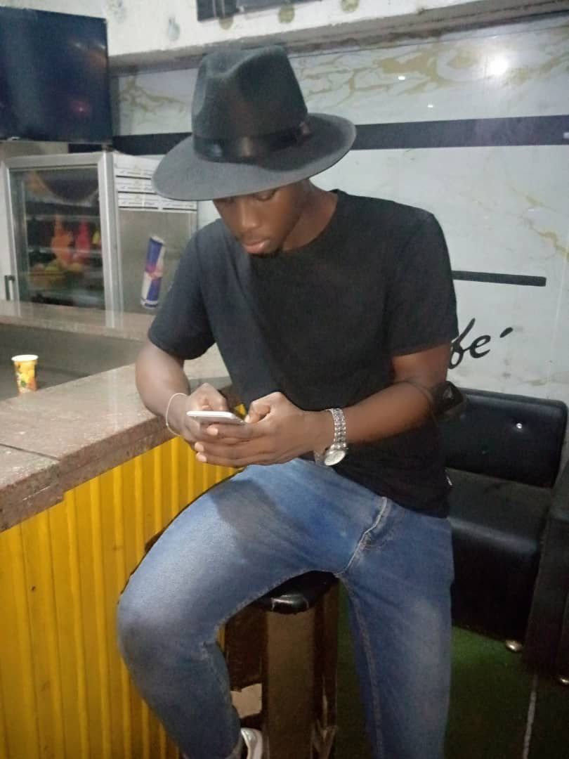 Perfil de Salih, 25 años, escort gay en Arakaldo