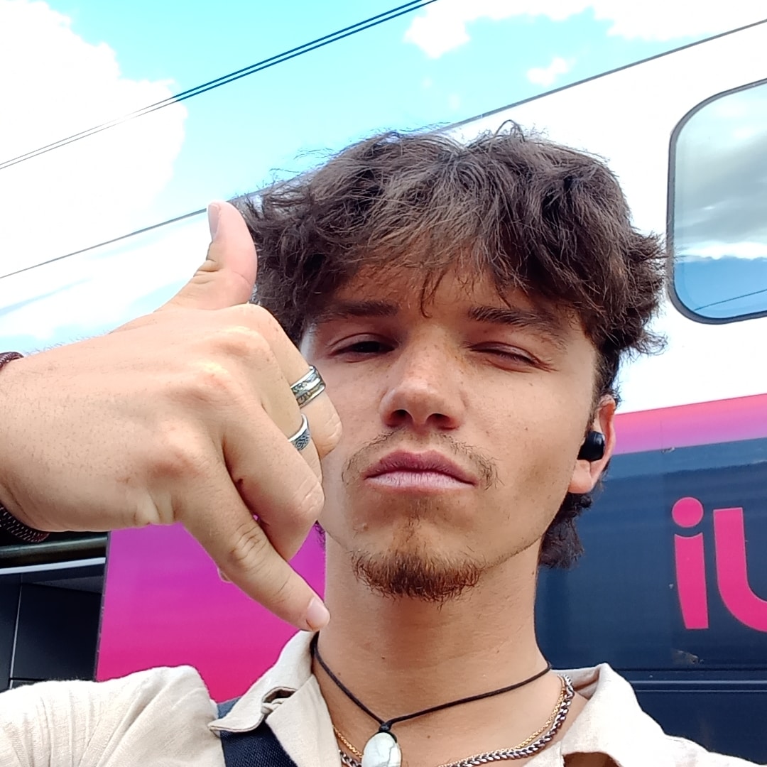 Perfil de Sven, 22 años, escort gay en Coscurita