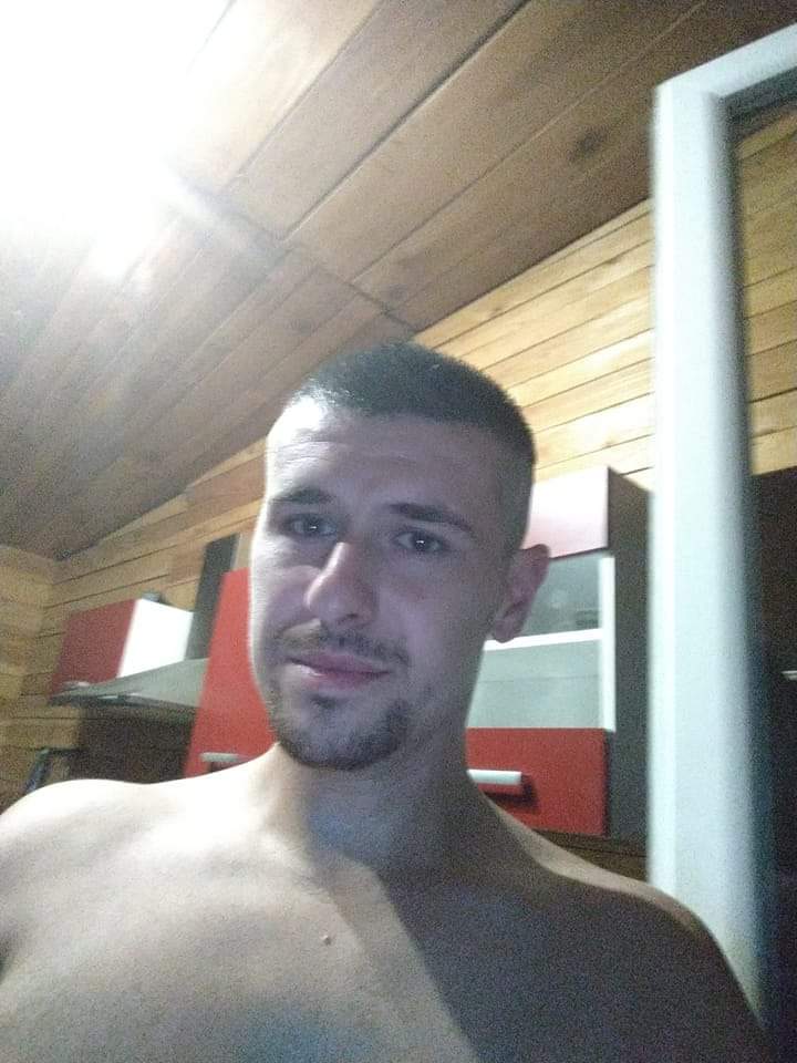 Perfil de Hachem, 33 años, escort gay en Membrío