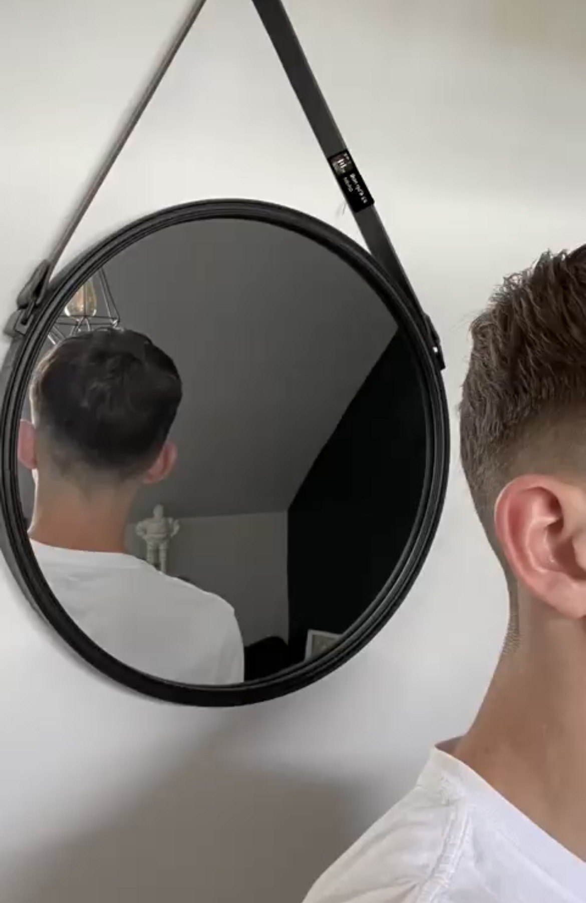 Perfil de Edmond, 21 años, escort gay en Andilla