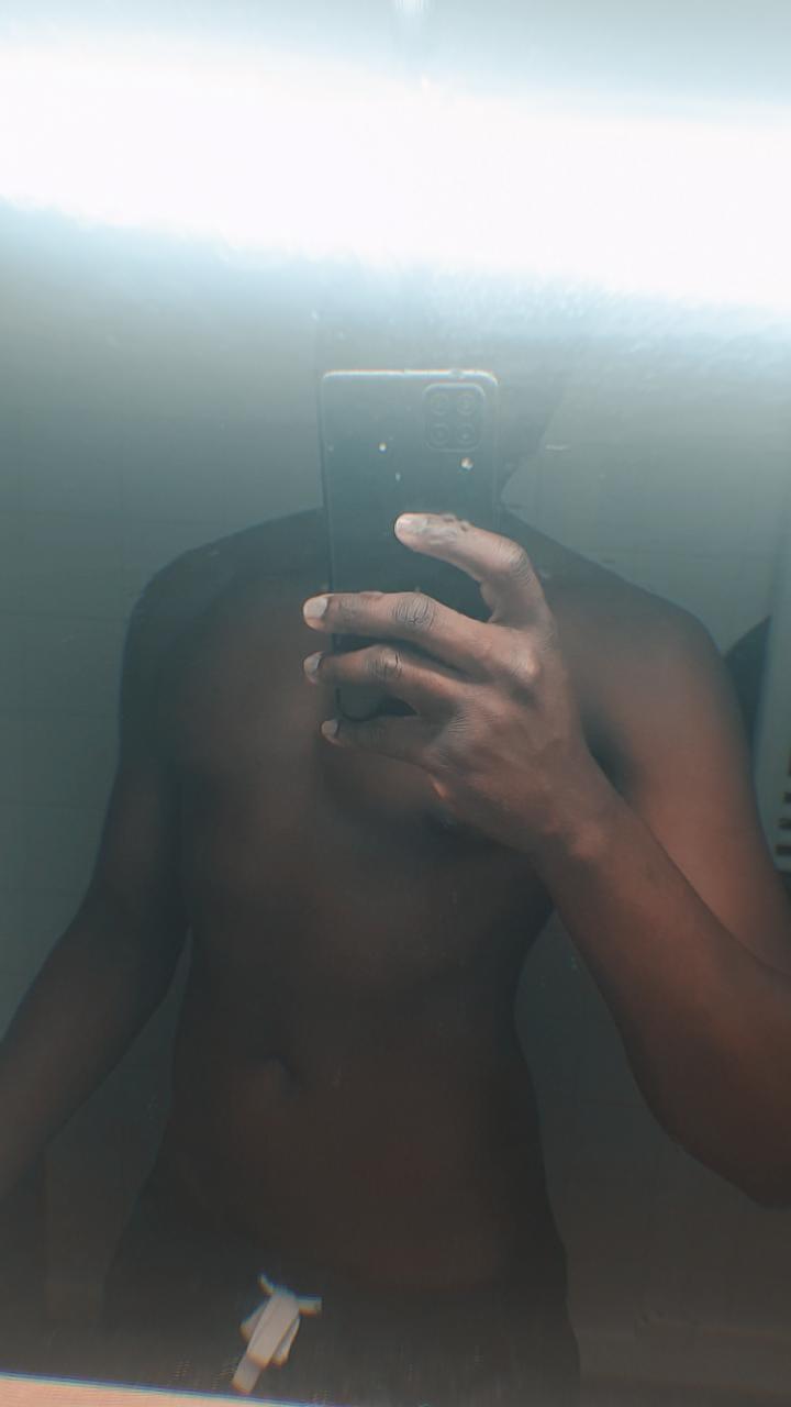 Perfil de Naoufel, 19 años, escort gay en Bermeo